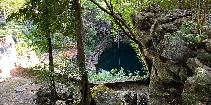 Ingång till Cenote Zaci