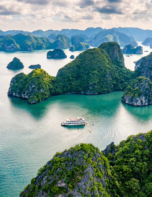 Utsikt över Lan Ha-bukten i norra Vietnam