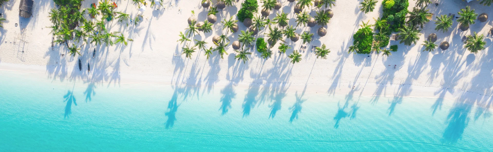Strand på Zanzibar sedd från en drönare
